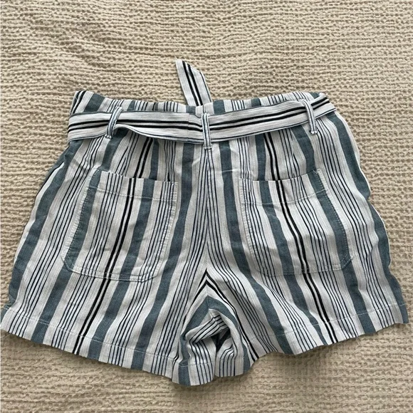 LOFT striped waist tie shorts - Picture 2 of 3